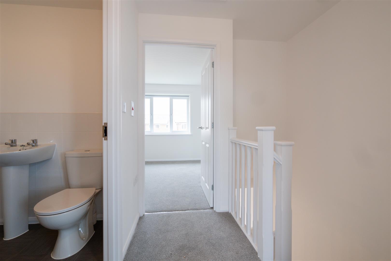 2 Bedroom House To Rent image 13